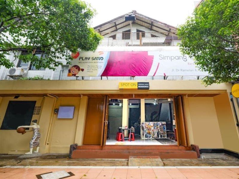 Oyo 2240 Simpang Tujuh Residence Kudus Exteriör bild