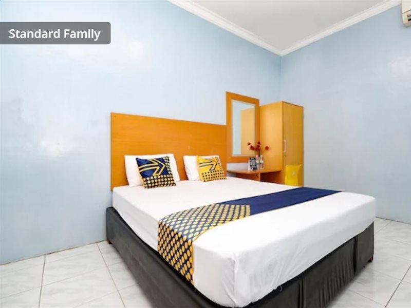 Oyo 2240 Simpang Tujuh Residence Kudus Exteriör bild