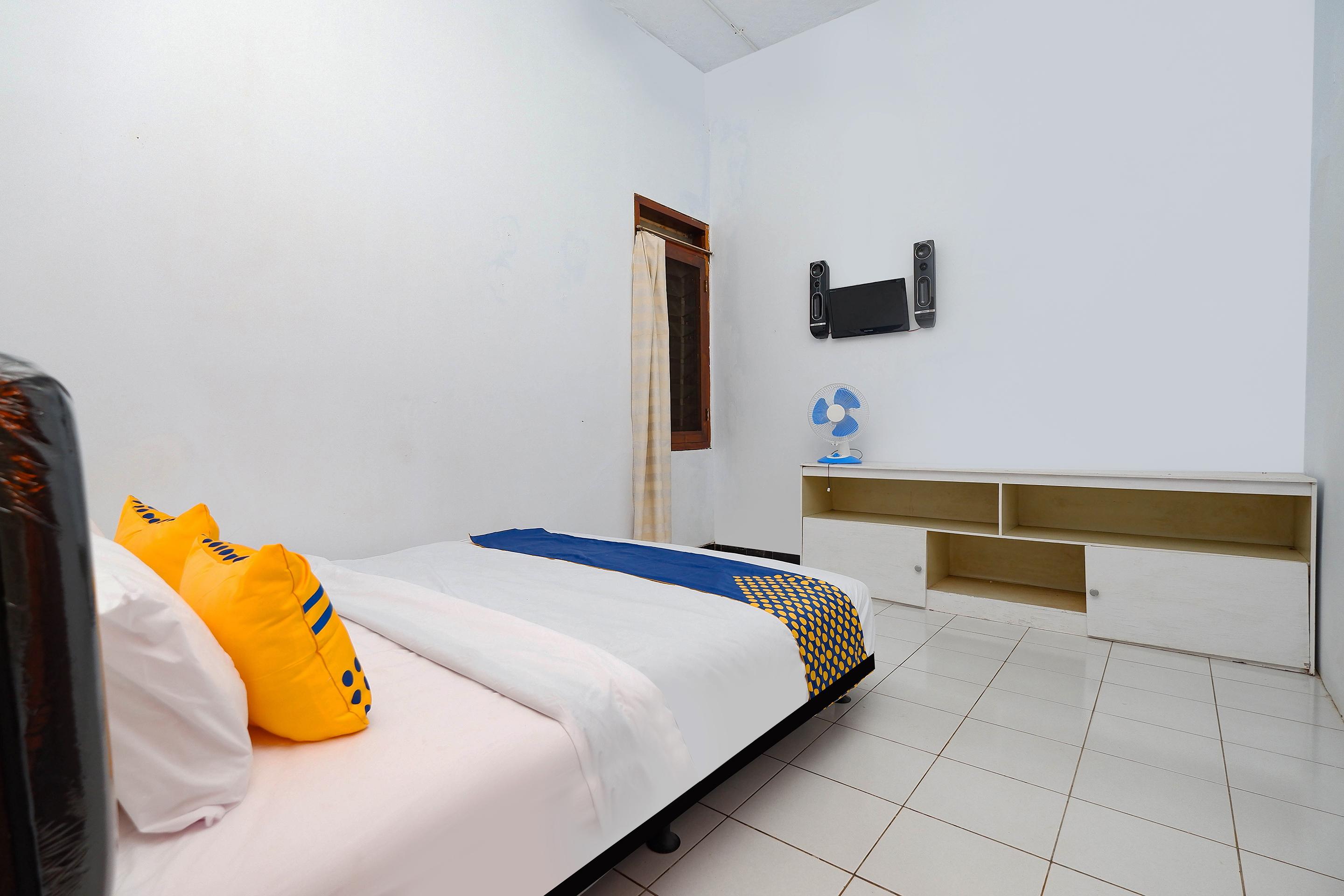 Oyo 2240 Simpang Tujuh Residence Kudus Exteriör bild