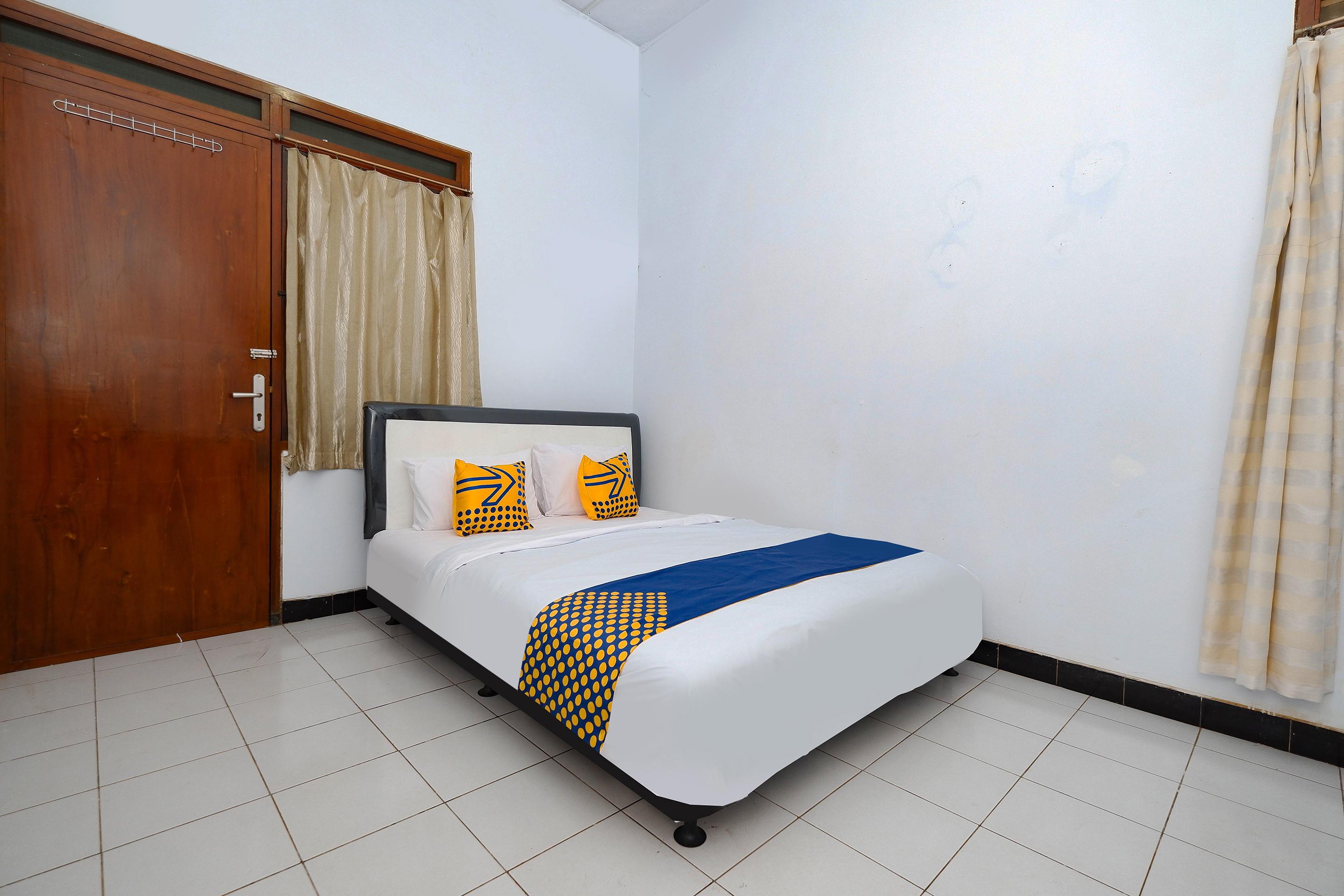 Oyo 2240 Simpang Tujuh Residence Kudus Exteriör bild