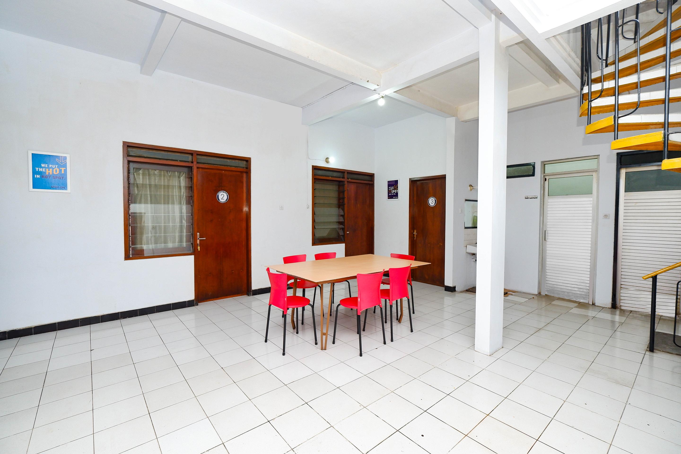 Oyo 2240 Simpang Tujuh Residence Kudus Exteriör bild